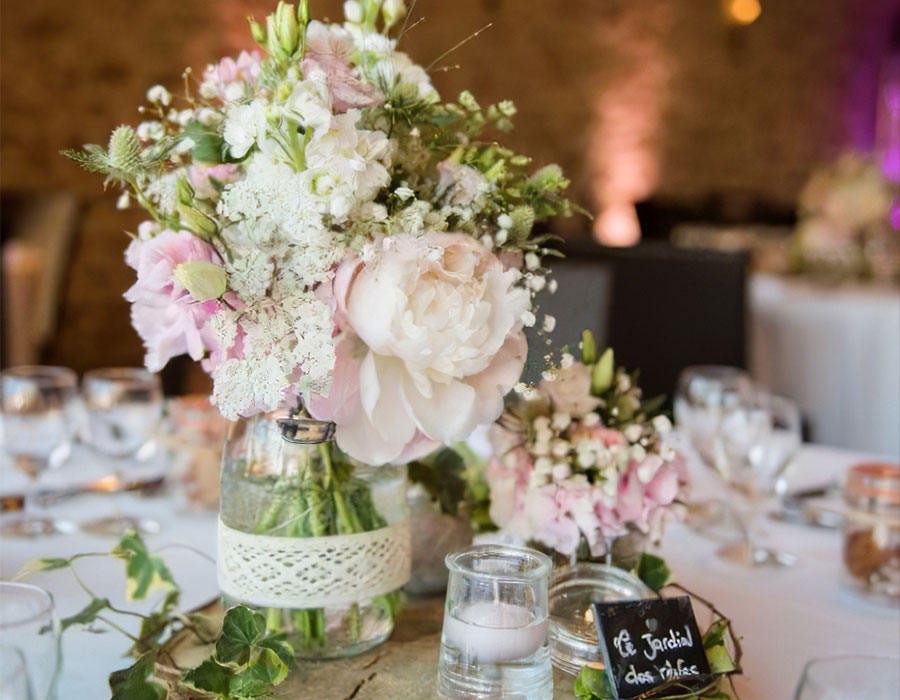 LES JOLIES CHOSES Fleuriste Nantes Groupe De Masques 12 31