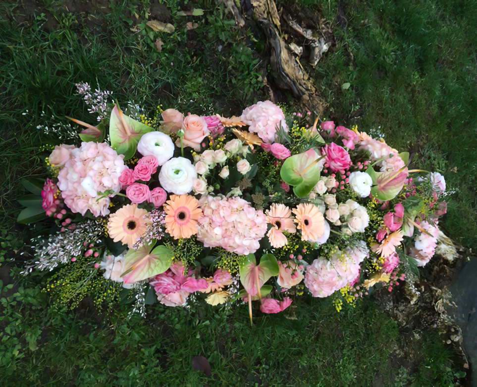 LES JOLIES CHOSES Fleuriste Nantes Groupe De Masques 12 31